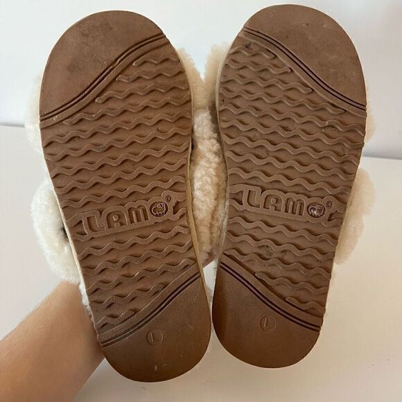 LAM Slippers Womens Size 7 Wool Beige Slip On Rubber Sole Criss Cross Strap Lamb - Picture 5 of 5
